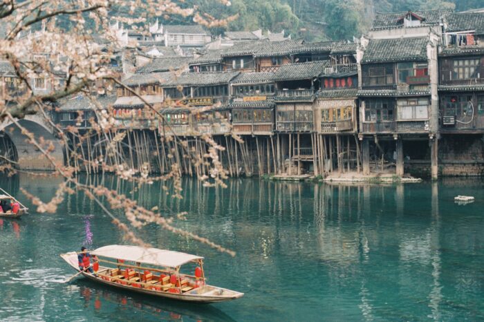 Du lịch Trung Quốc – Trương Gia Giới – Phương Hoàng Cổ Trấn dịp Hè từ Sài Gòn 2023